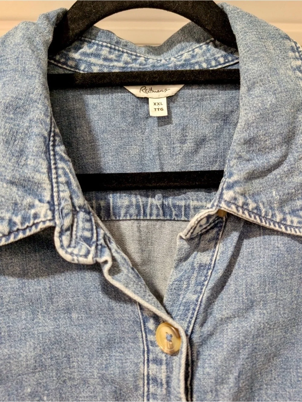 REITMANS - DENIM DRESS - BUTTON DOWN WITH ELASTICIZED CINCHED WAIST - Picture 2 of 4